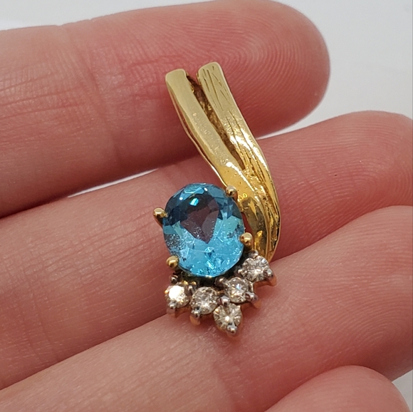 18k Yellow Gold Blue Topaz Diamond Pendant - Picture 3 of 11